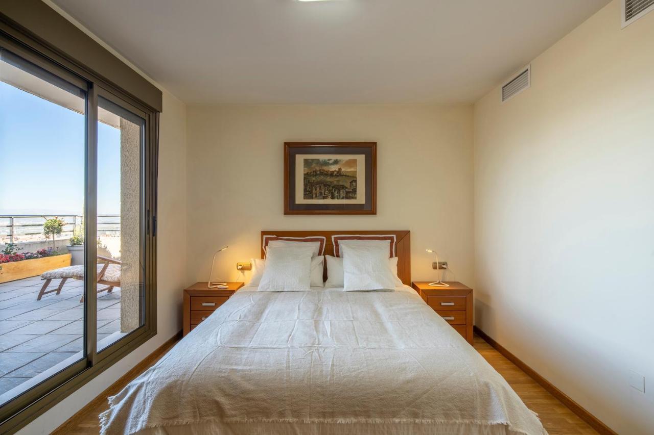 Atico Granada, Penthouse, 18-19th Floor, Centre, Views, Terrace, Free Parking Appartement