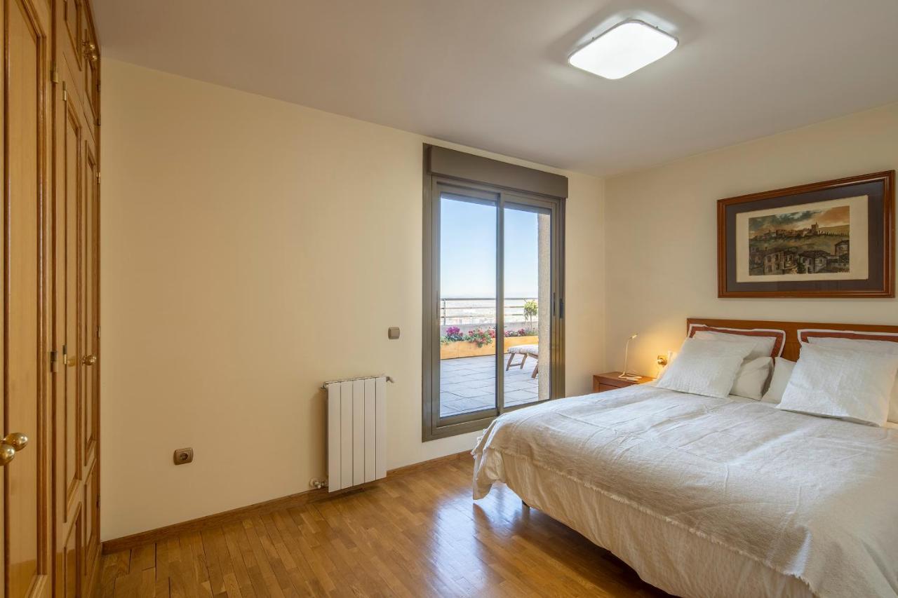 Appartement Atico Granada, Penthouse, 18-19th Floor, Centre, Views, Terrace, Free Parking *