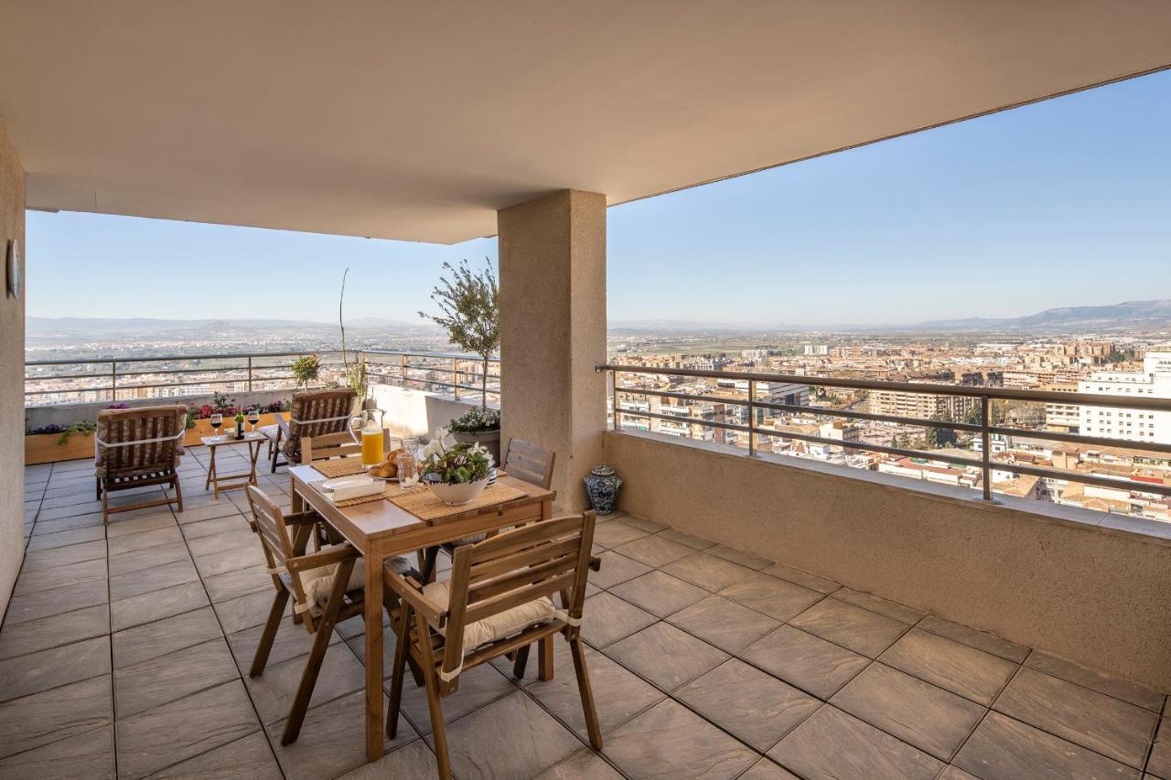 Atico Granada, Penthouse, 18-19th Floor, Centre, Views, Terrace, Free Parking * Granada