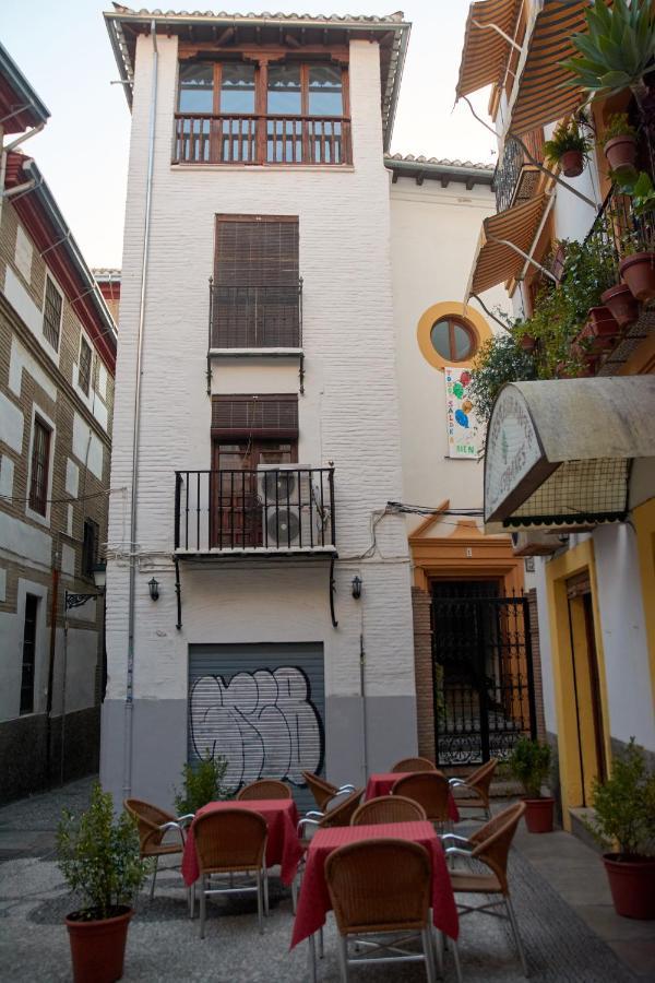 Zahira Suites Iii *