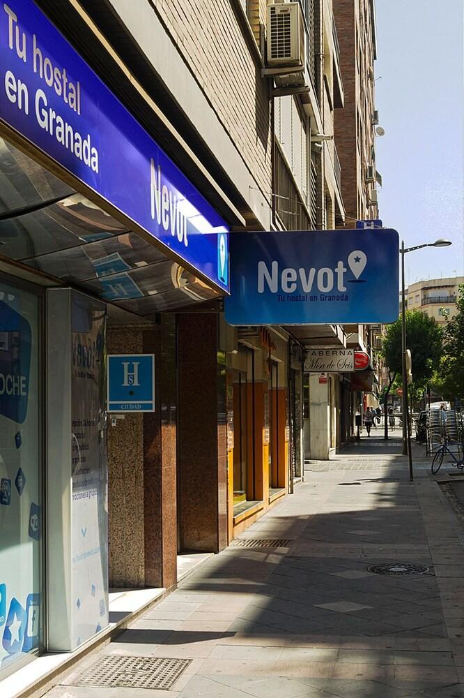 Nevot 3*