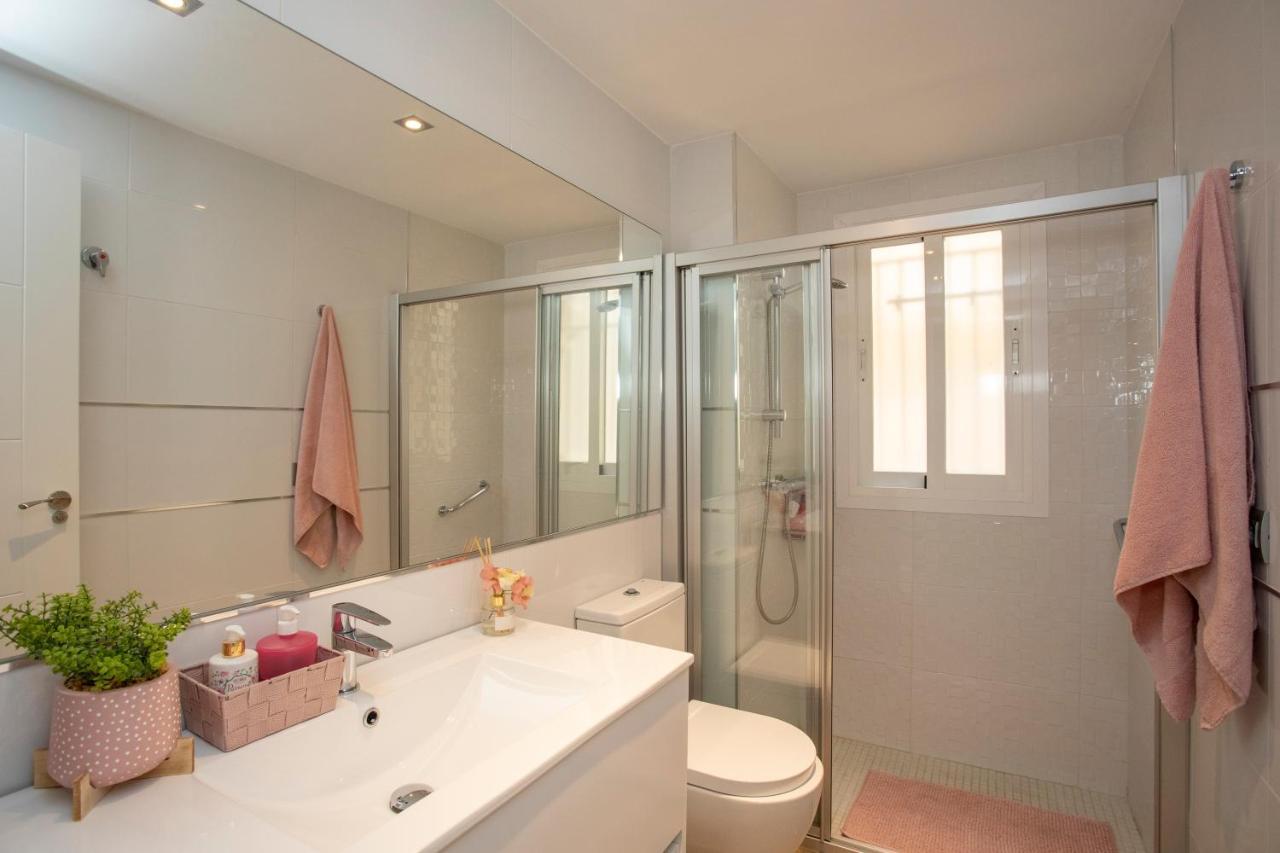 Camino De Ronda Con Parking Apartment