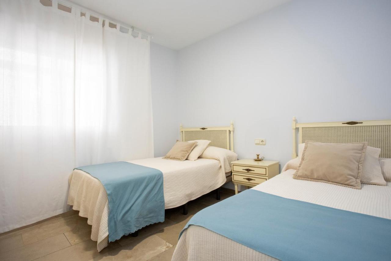 Camino De Ronda Con Parking Apartment