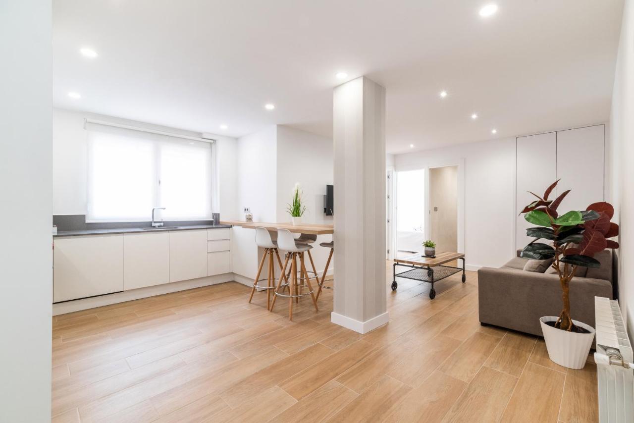 Trendy And Bright Apartment *