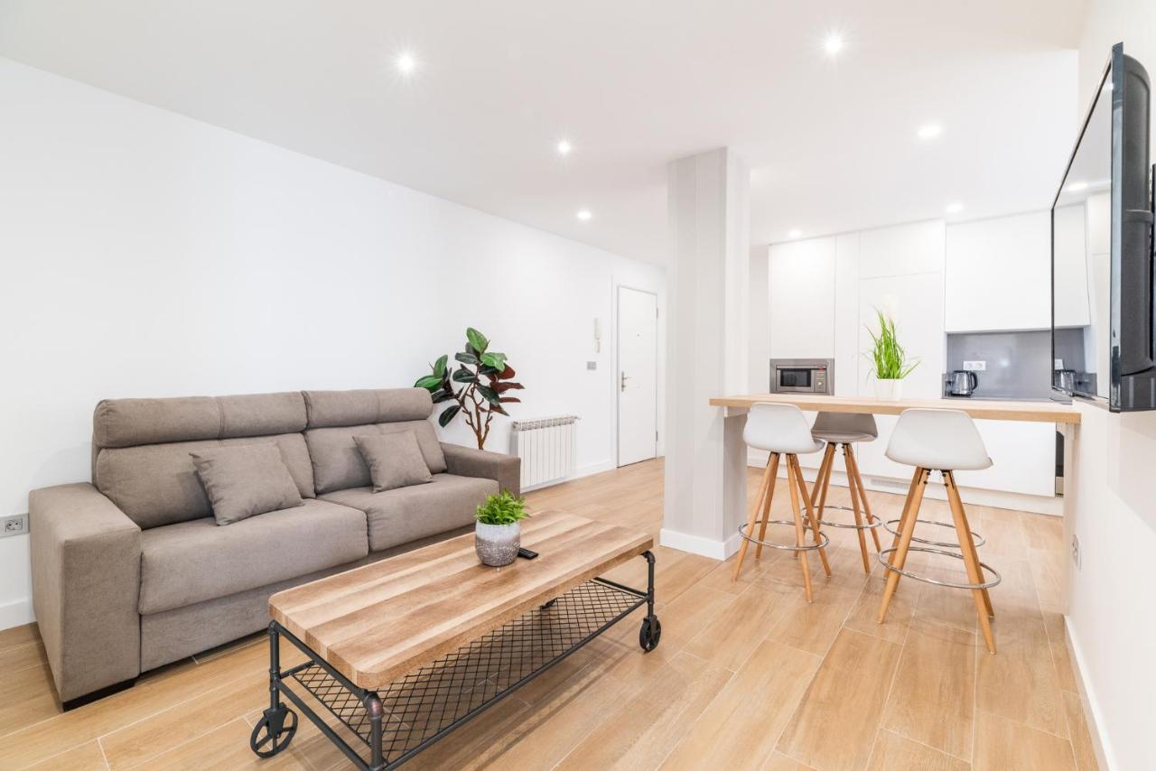 Trendy And Bright Apartment Granada