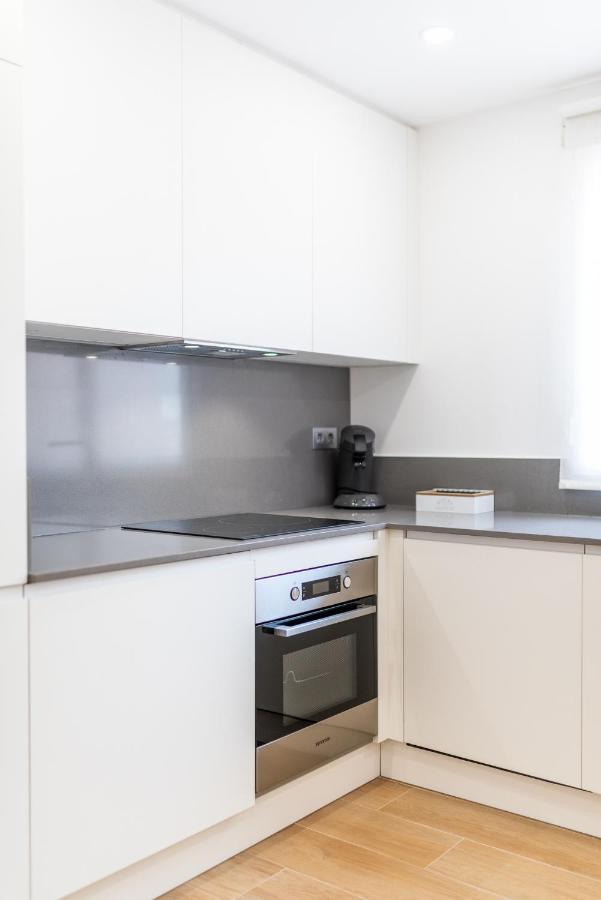 Apartment Trendy And Bright
