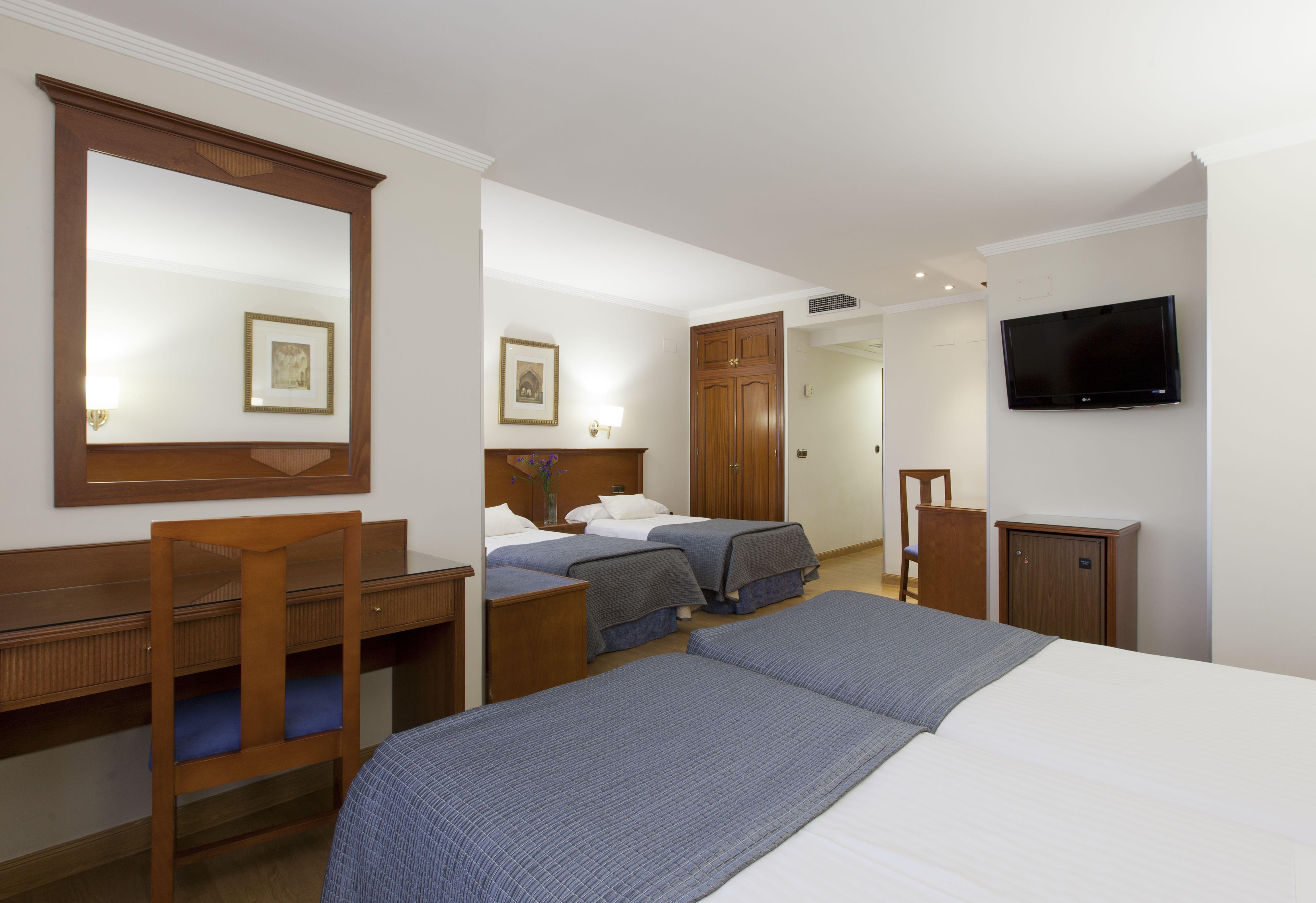 Khách sạn Porcel Alixares 4*