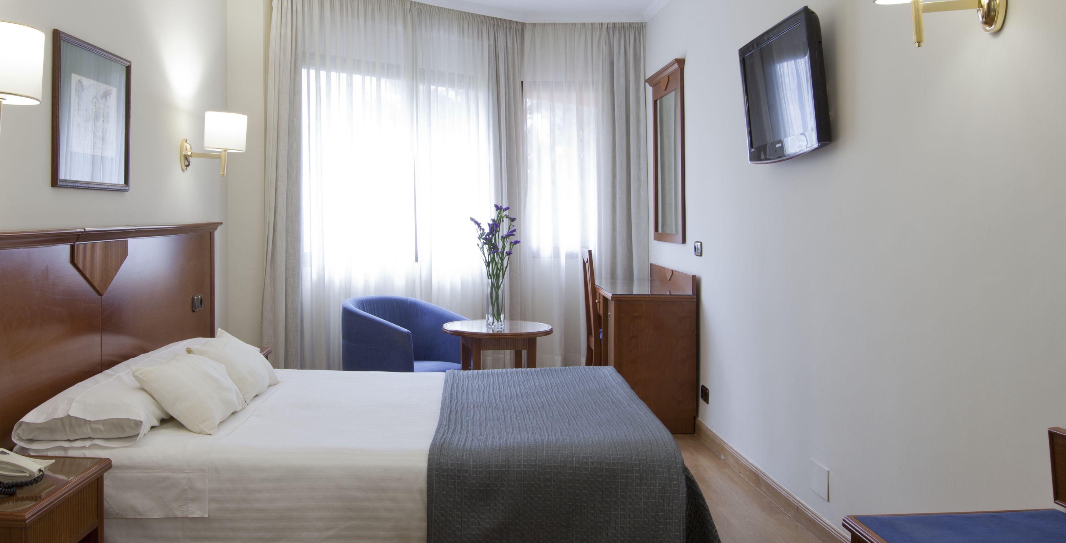 Khách sạn Porcel Alixares 4*