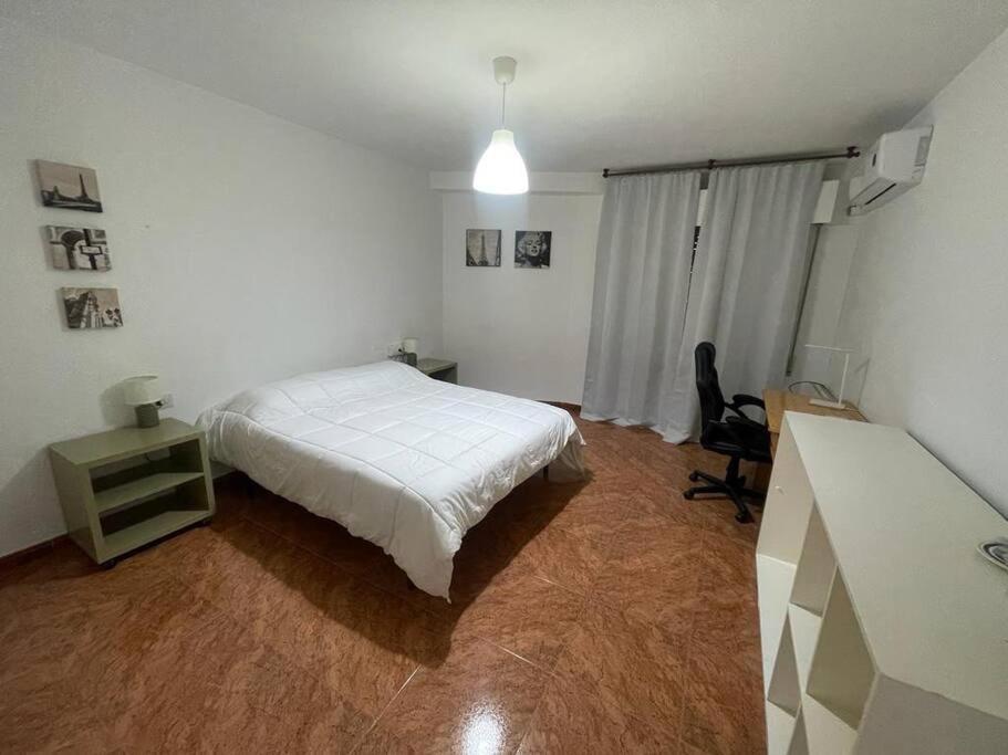 Apartment Lovely One Bedroom Flat- Excellent Location *