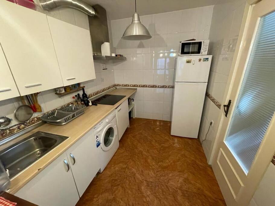 Lovely One Bedroom Flat- Excellent Location Apartment Granada