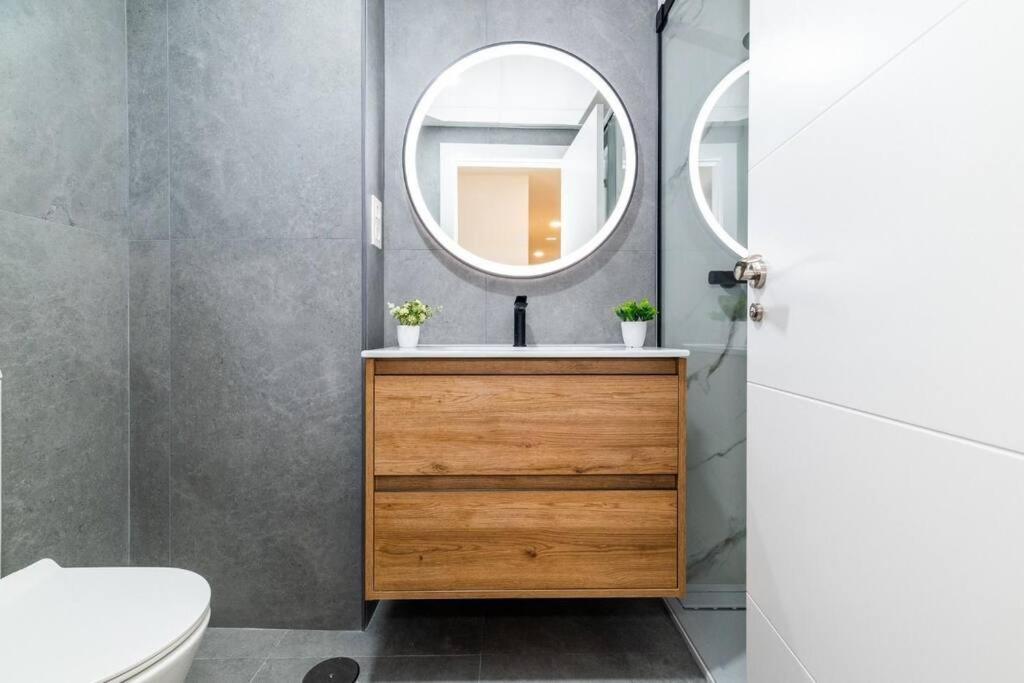 Modern Close To The City Center And Alhambra Apartment Granada