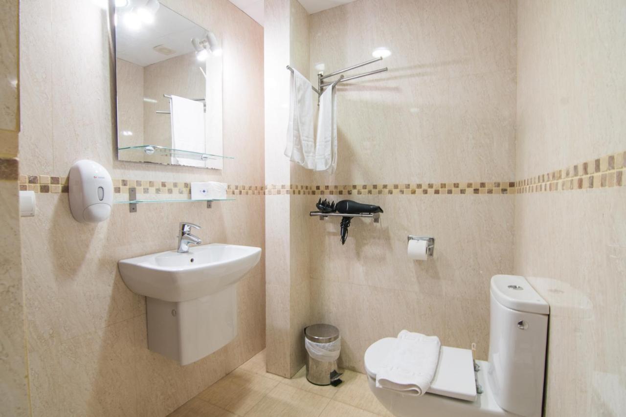 Tuguest Atico Gracia Apartment