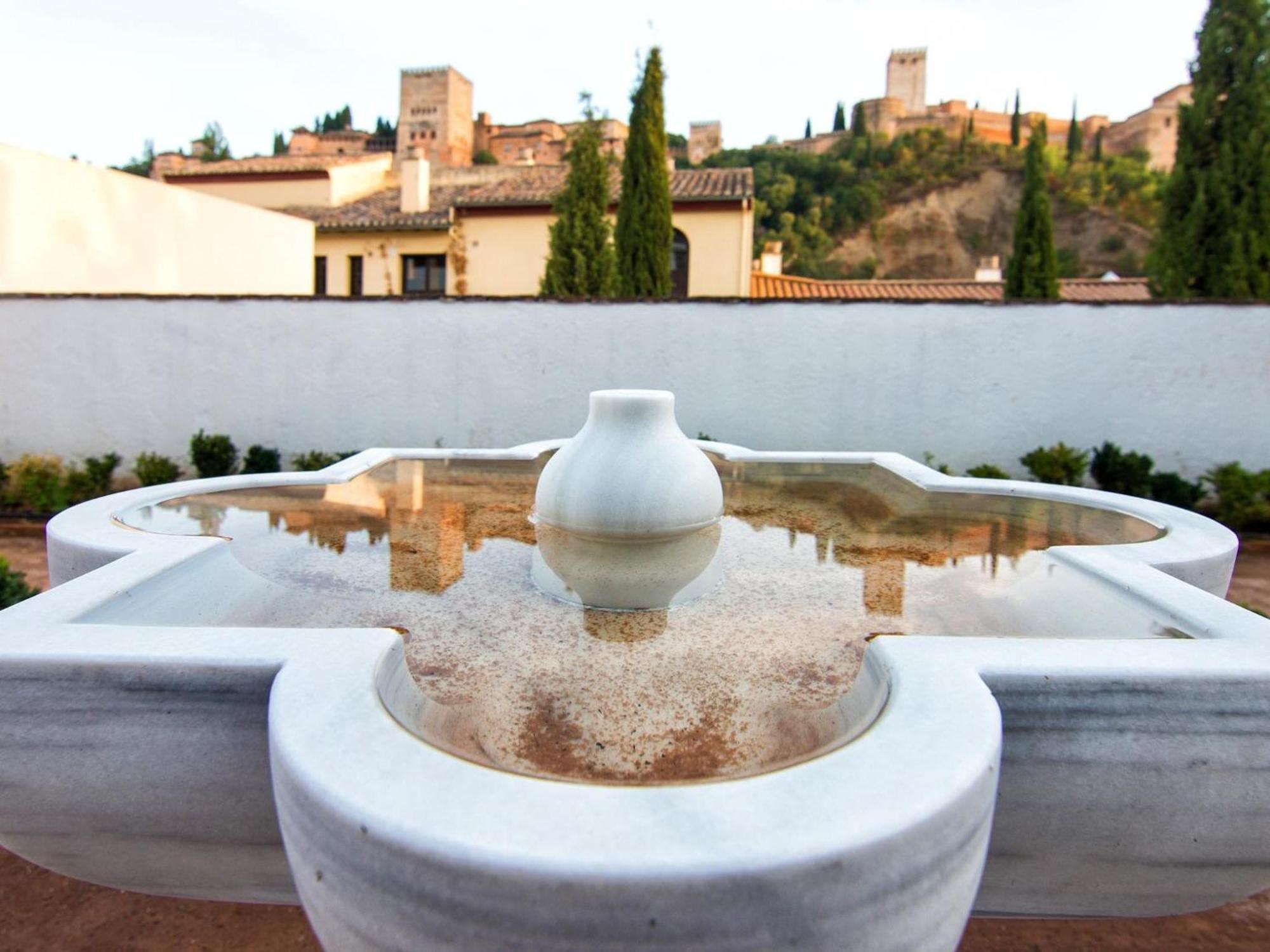 Căn hộ A Piece Of Heaven Over The Alhambra 2br