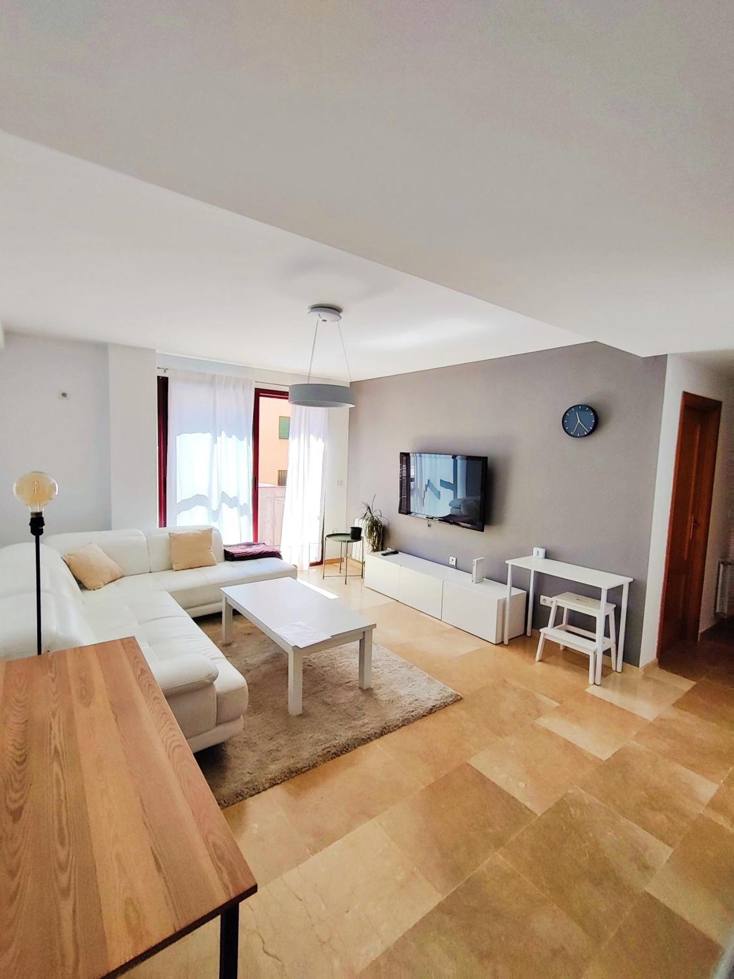 Apartamento, Piscina Y Parking Tico Medina