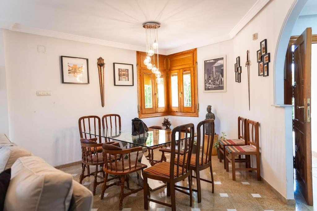 Casa Con Piscina *