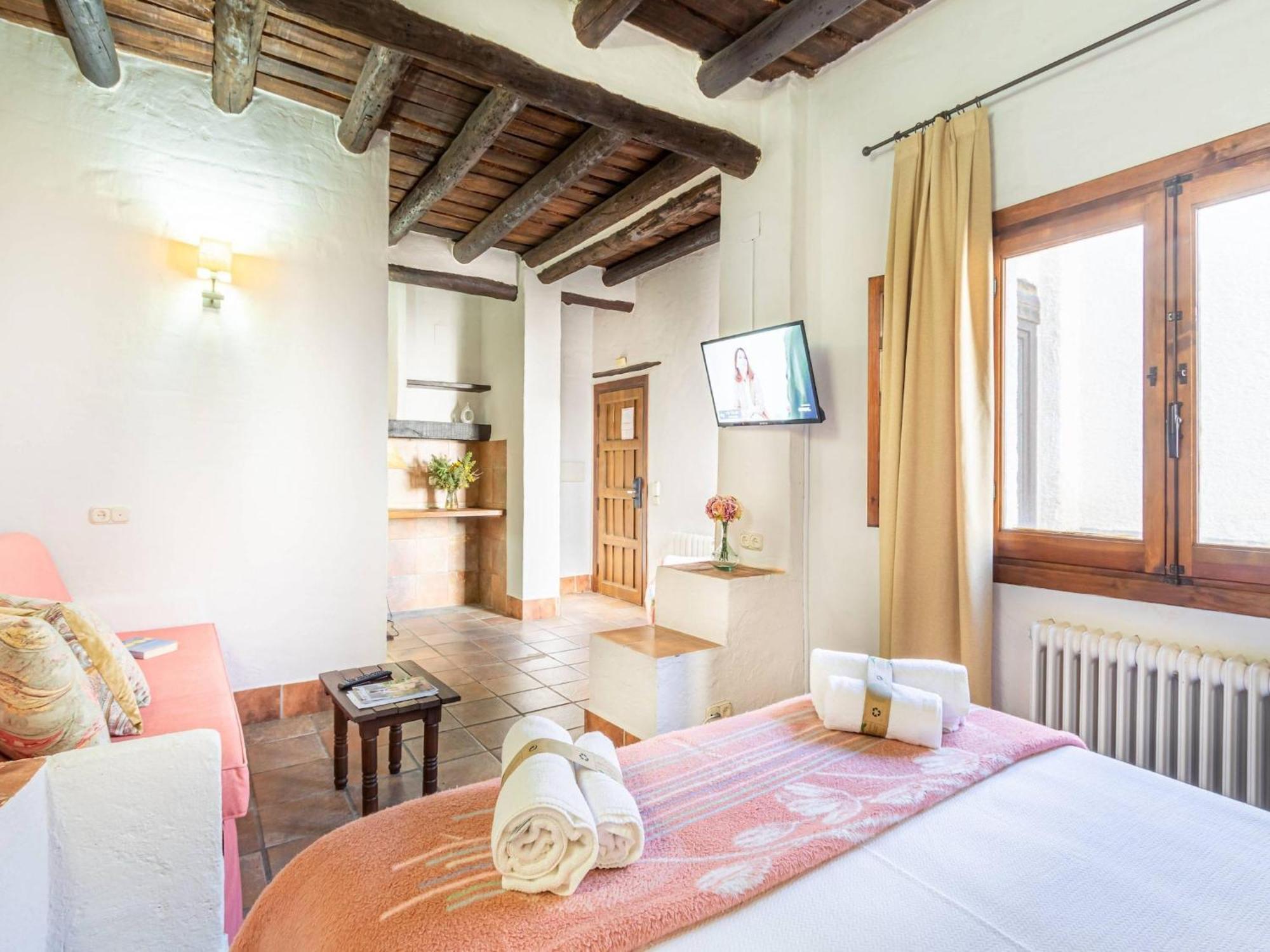 Romantic In With Shared Pool * Granada