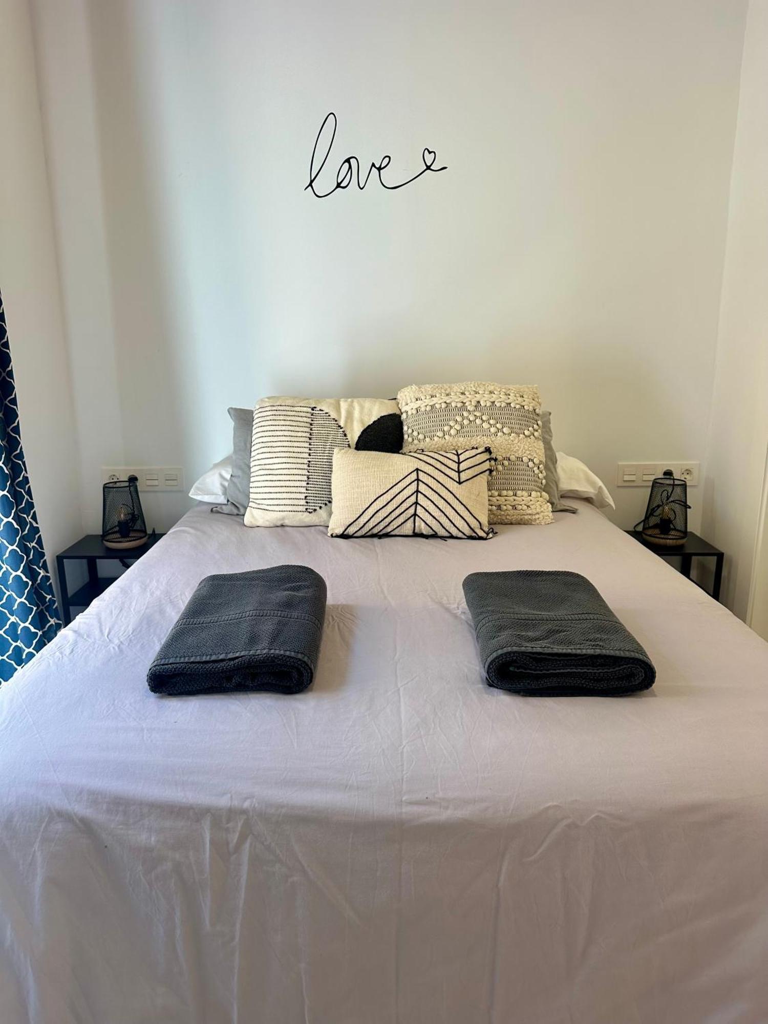 H&h Alhambra Apartment *