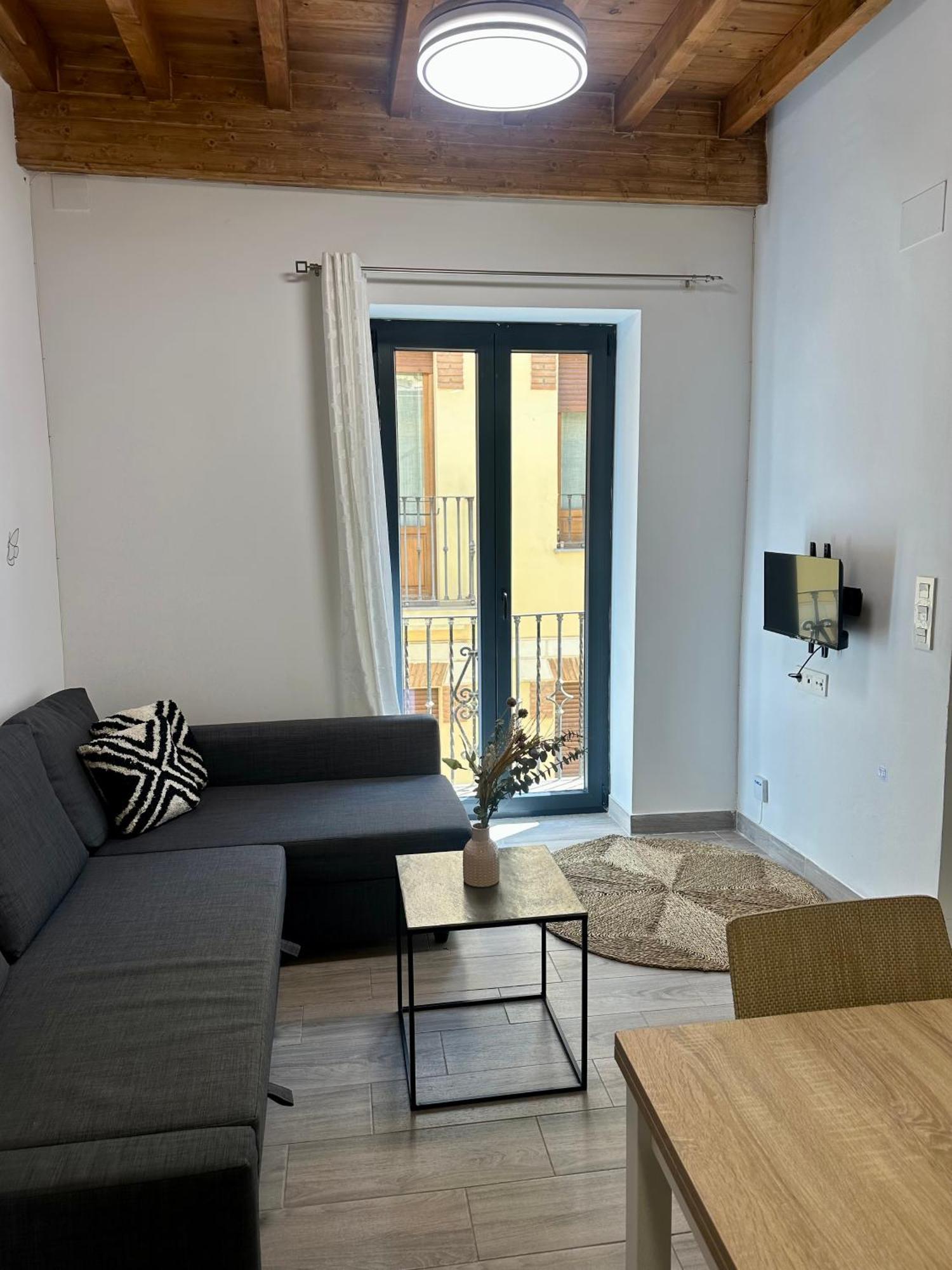 H&h Alhambra Apartment *