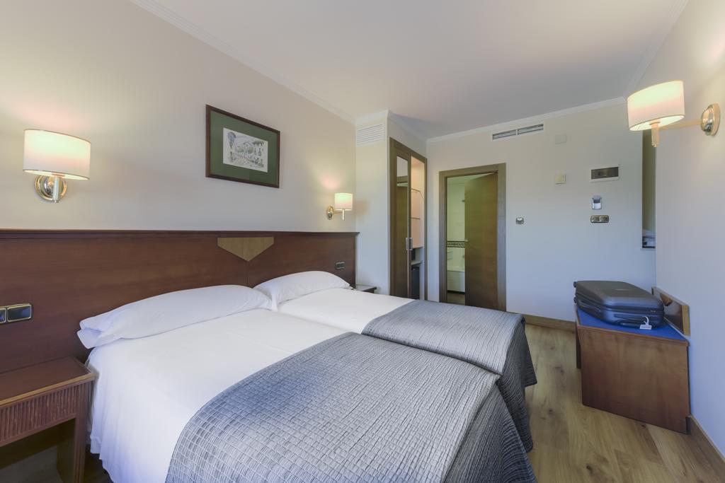 Porcel Alixares Khách sạn 4*