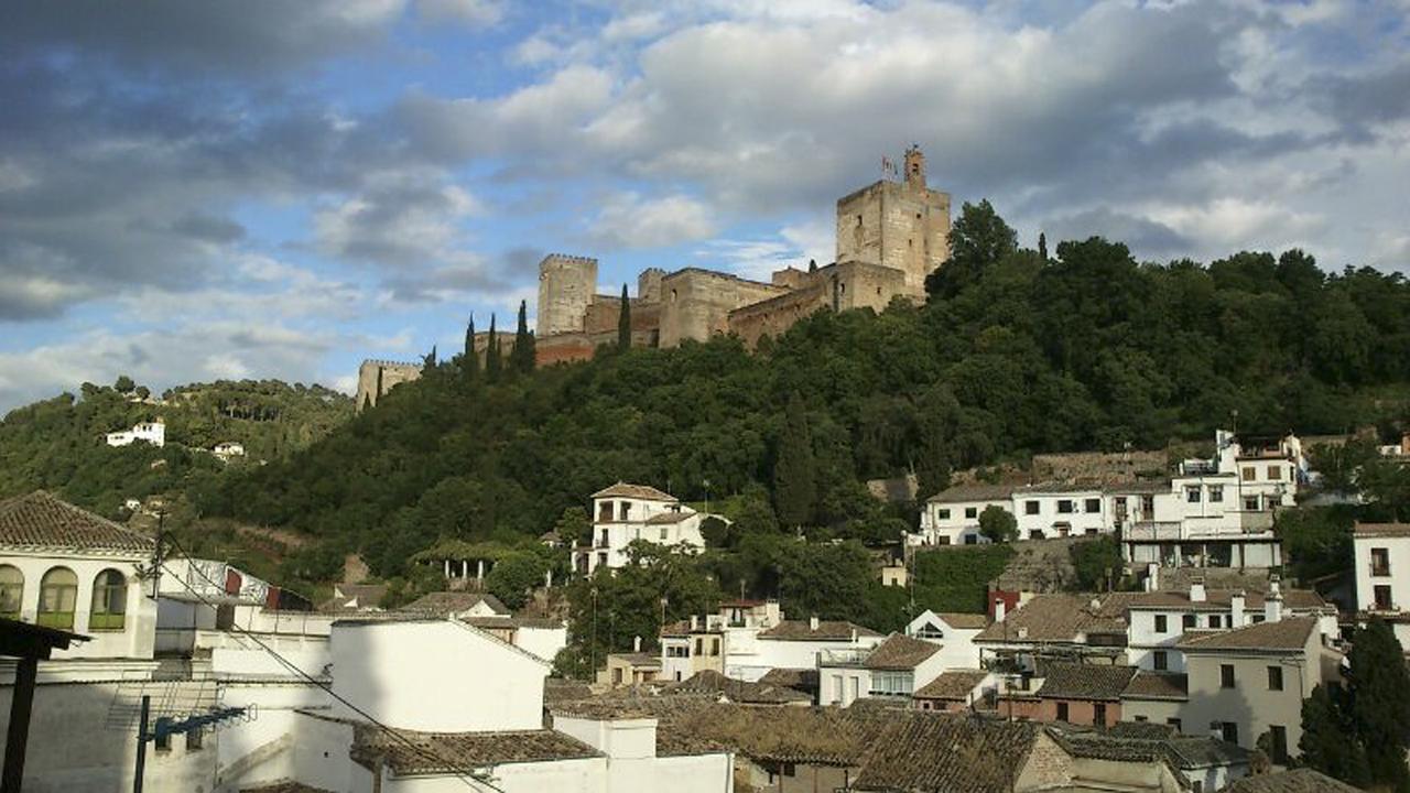 Alhambra Views Penthouse Apartment Granada