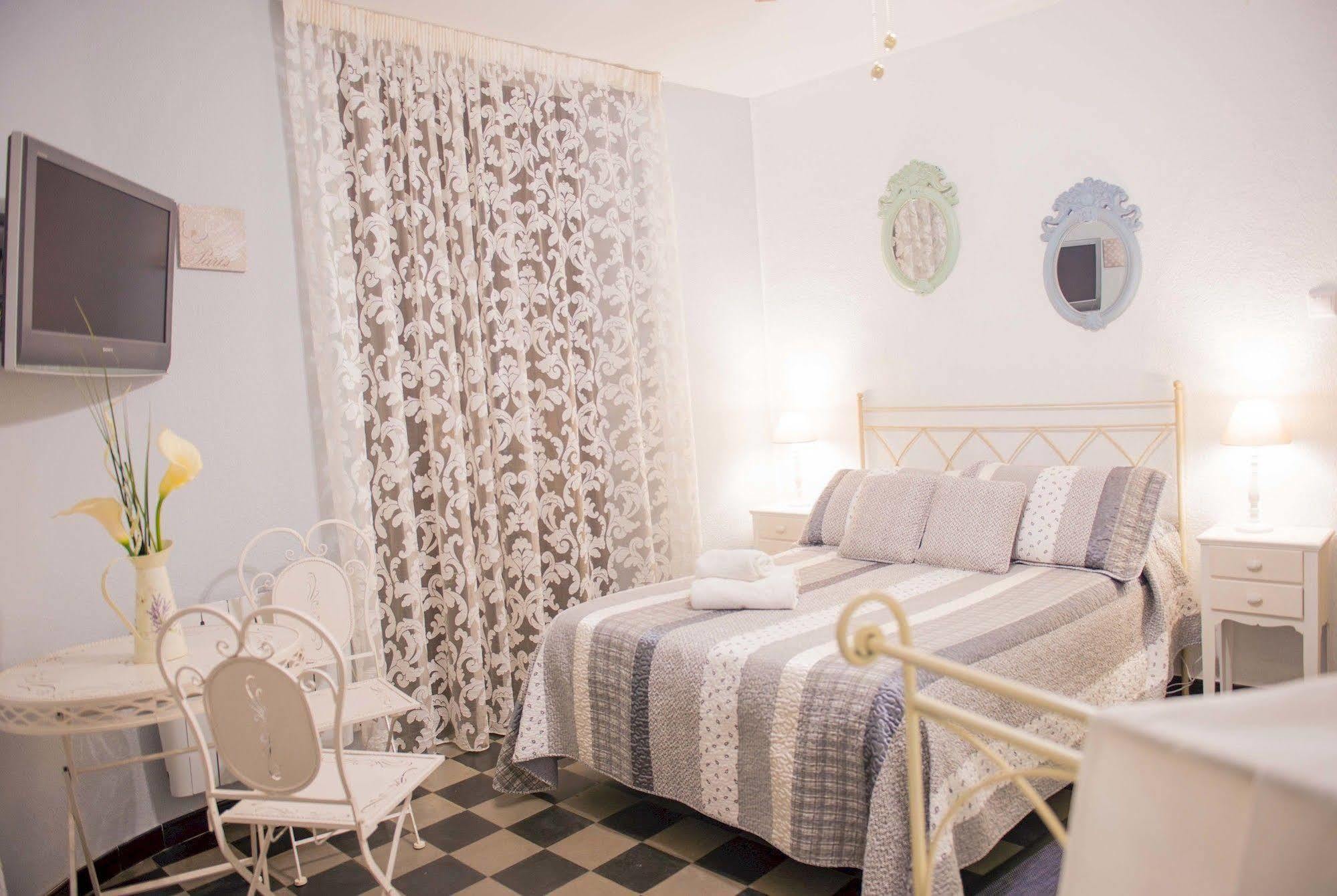 Pension Venecia Gomerez * Granada