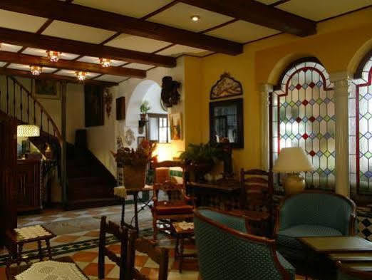 America Hotel *