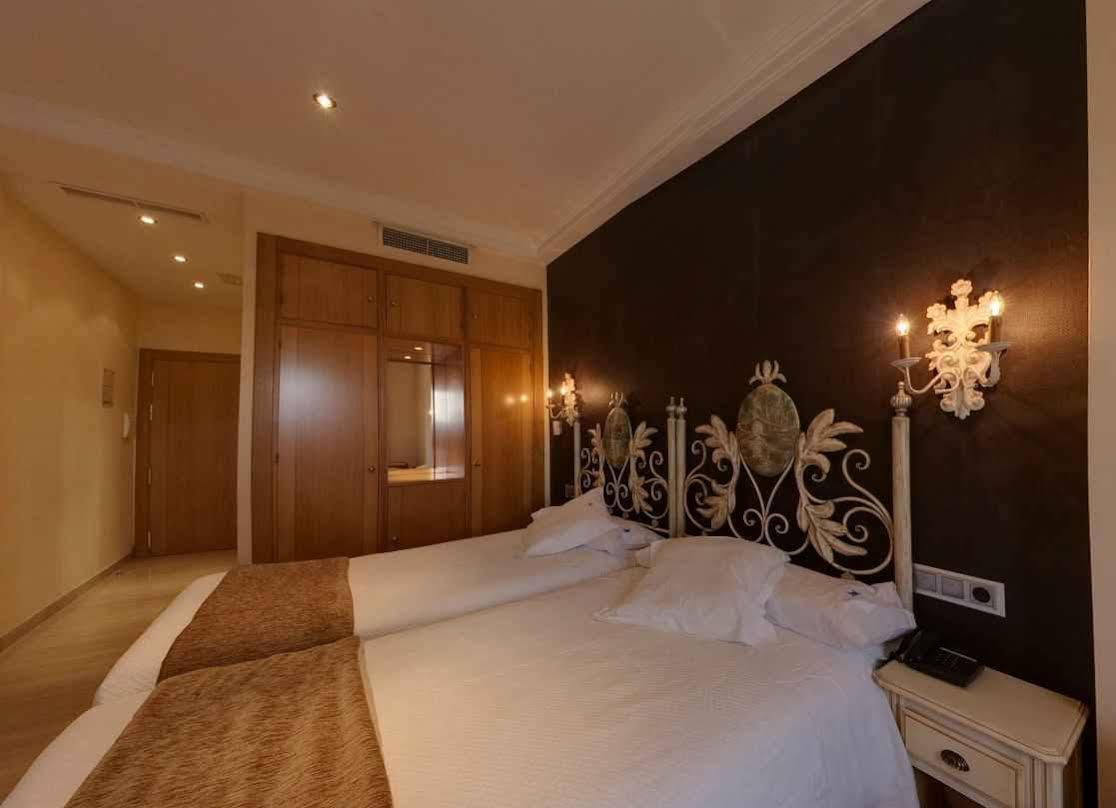 Los Angeles & Spa Hotel