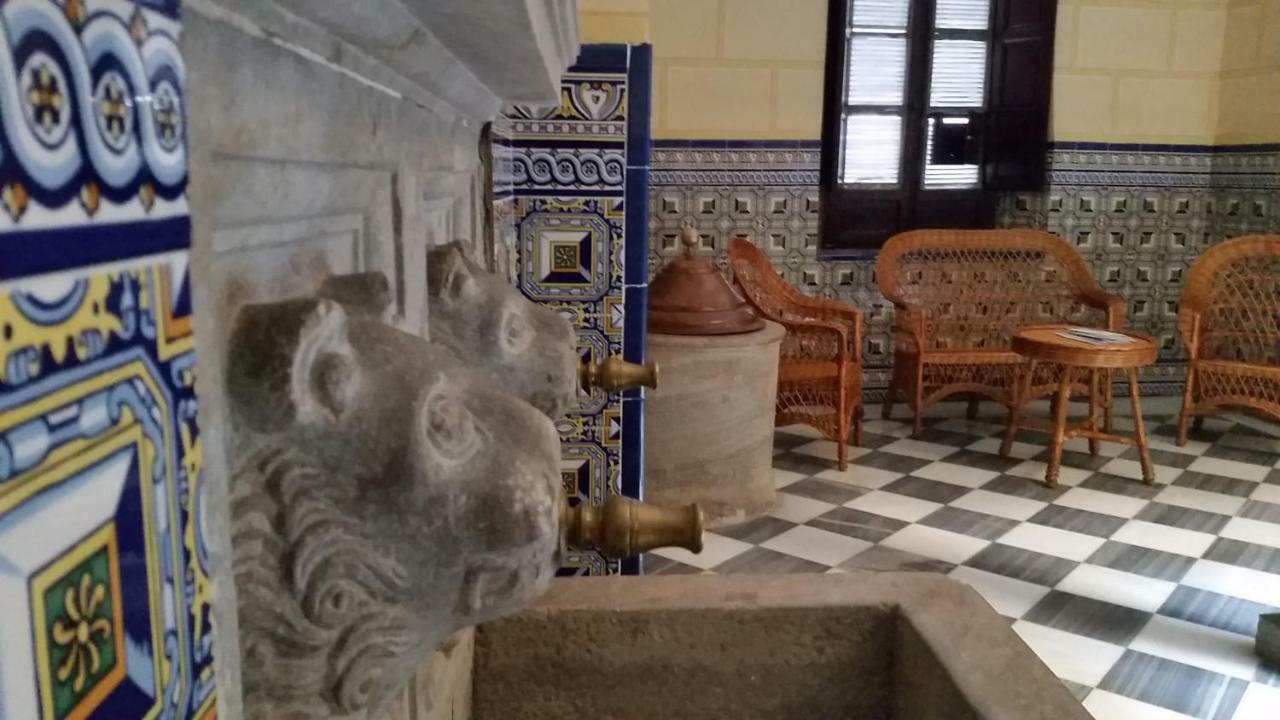Patio San Jeronimo Casa De Arte Granada