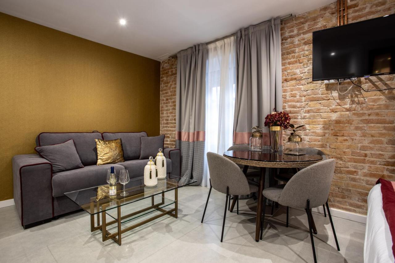 Bibo Plaza Nueva Aparthotel 3*